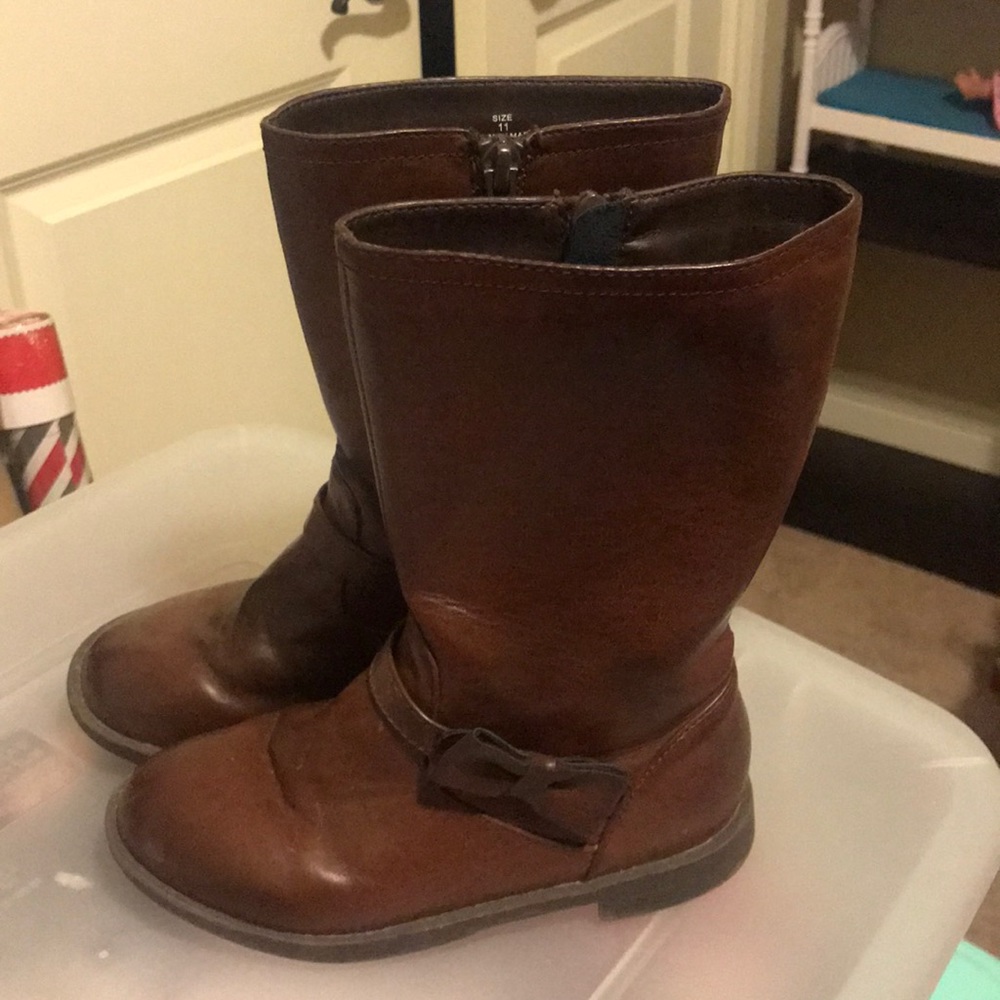 Girls brown boots